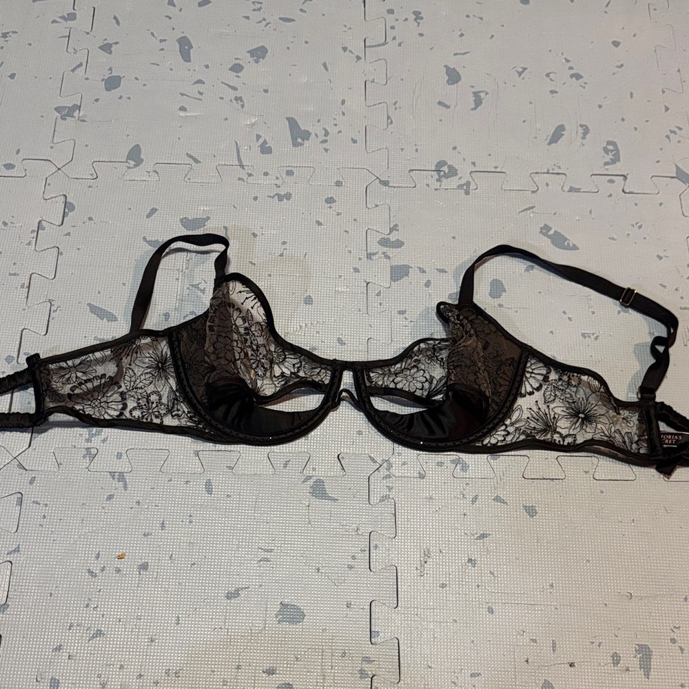 Victoria's Secret Black Lace Bra